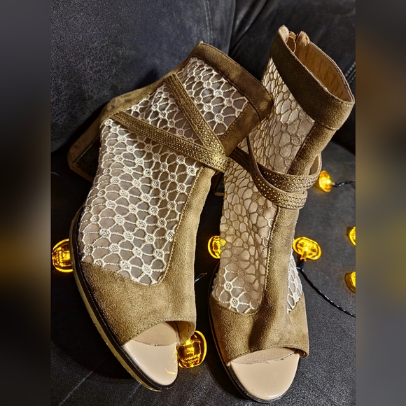 MIDNIGHT VELVET  Peep Toe Lace zip up Ankle Booties sz9 - Picture 12 of 16